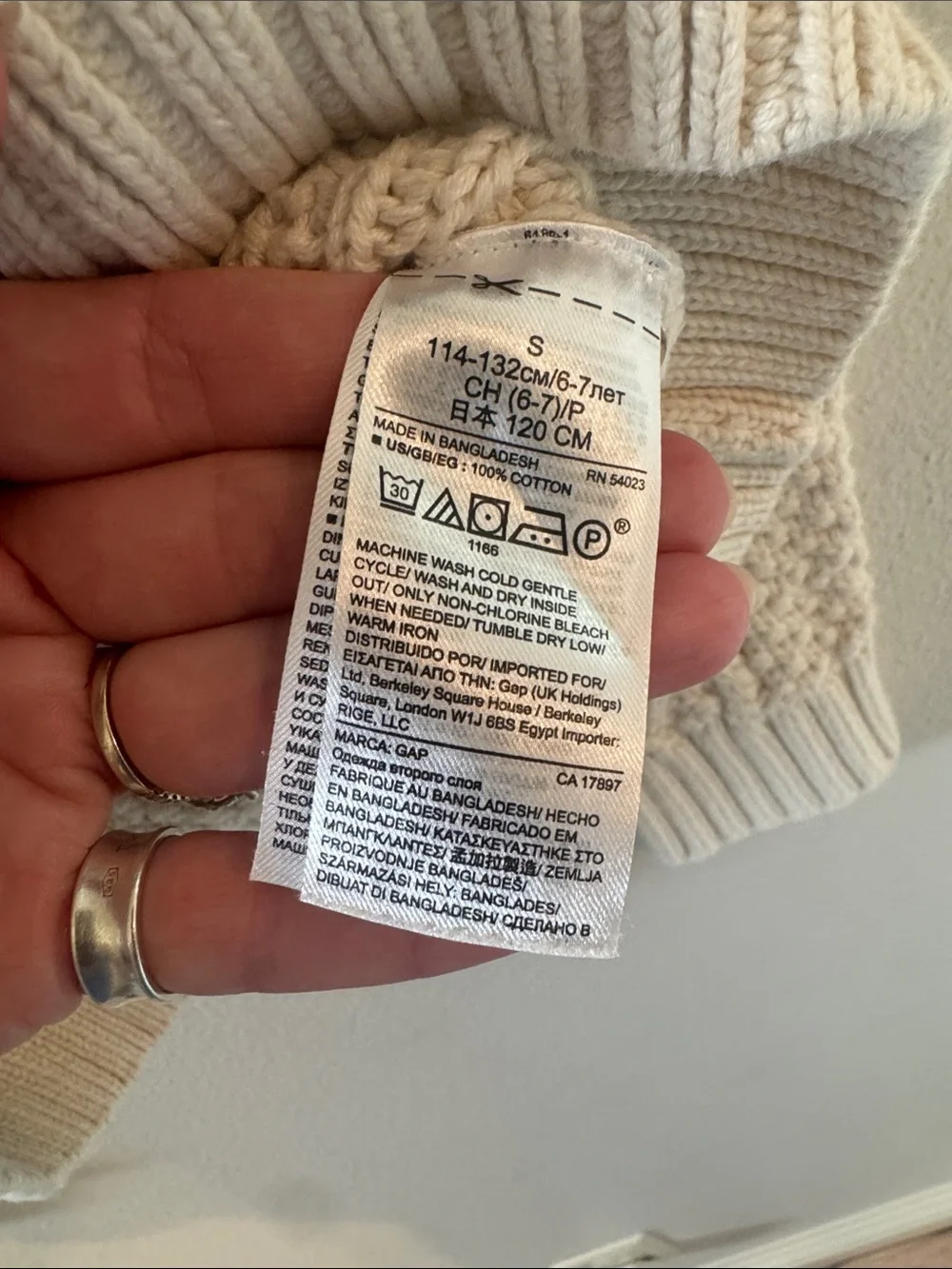 EUC Small 6/7 GAP Kids Organic White Cable-Pattern Crewneck Sweater!